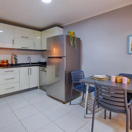 3br Spacious View Near Kaleici, Beach&avm Lägenhet